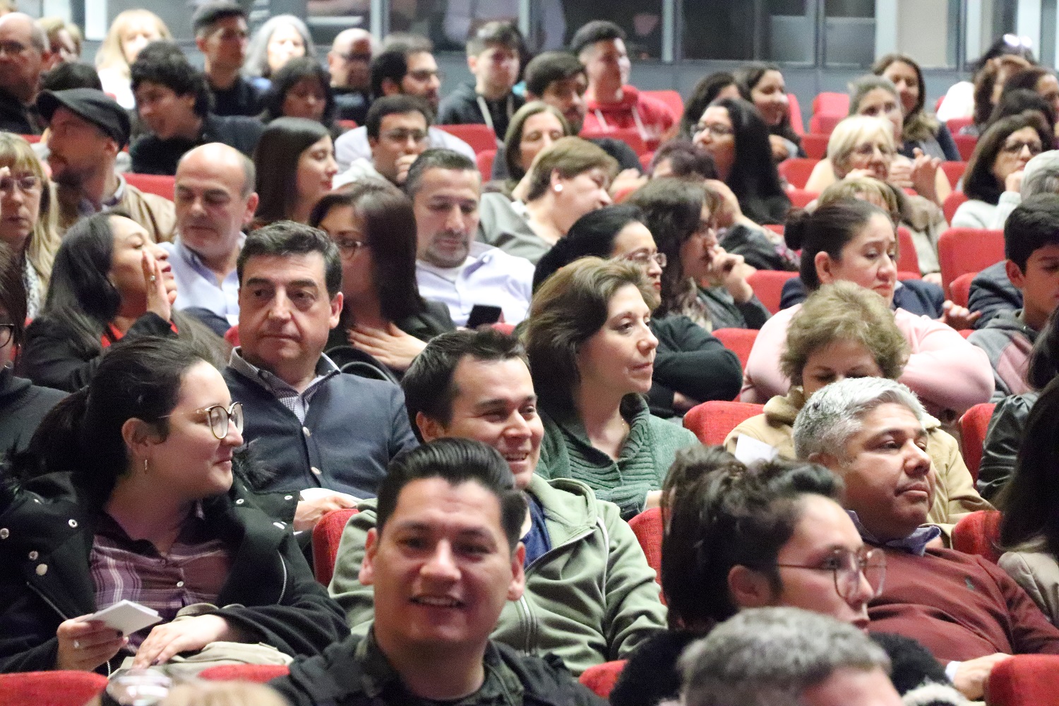 Santiago donacion teatro Costanera