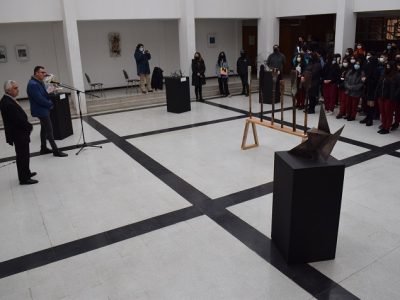 Estudiantes de Arte exponen en Biblioteca Municipal de Talca