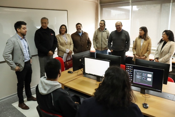 Autoridades universitarias inauguran Laboratorio de Informática