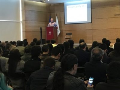 Destacado desarrollador de software y arquitecto Vaughn Vernon expuso en seminario en la U. Autónoma