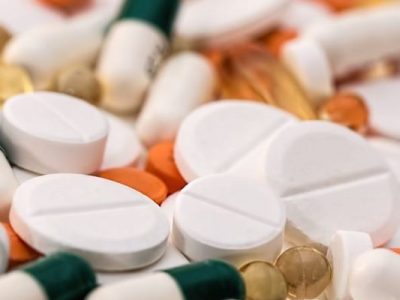 Se presentó en la Autónoma segunda edición de Manual Farmacéutico