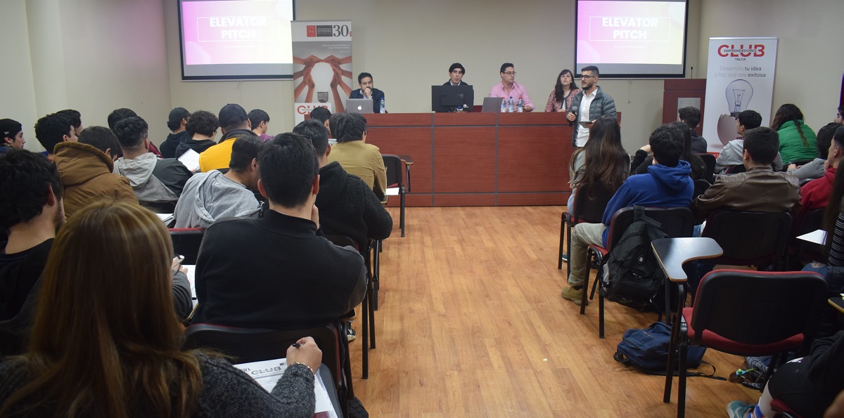 Jóvenes aprenden herramientas para postulación a proyectos gracias al Centro de Emprendimiento e Innovación