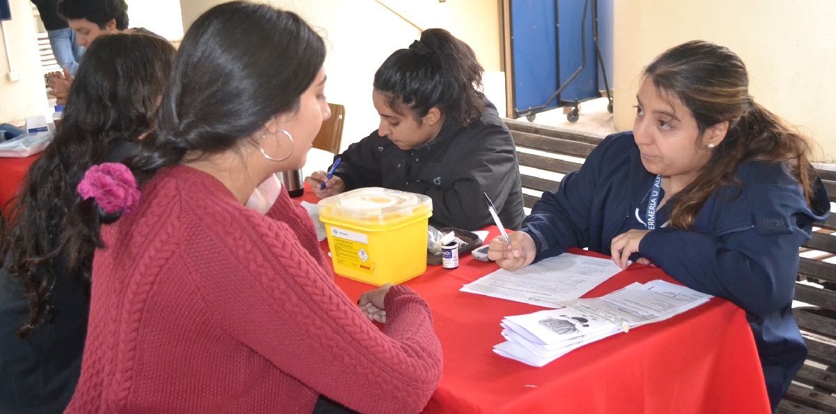 Exitoso examen preventivo de salud en comunidad universitaria