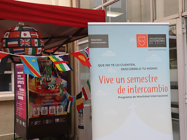 Dirección de Relaciones Internacionales realiza nueva versión de Feria de las Naciones en Santiago