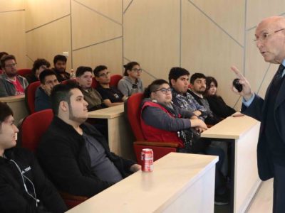 Dirección de Desarrollo y Postgrado realizó un coloquio sobre Inteligencias Múltiples a estudiantes de la Carrera de Ingeniería Civil Informática
