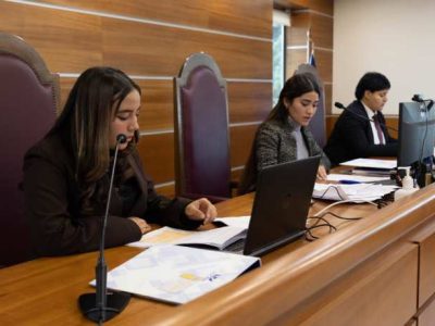 Estudiantes de la Carrera de Derecho participaron en juicio penal simulado en la Corte de Apelaciones de San Miguel
