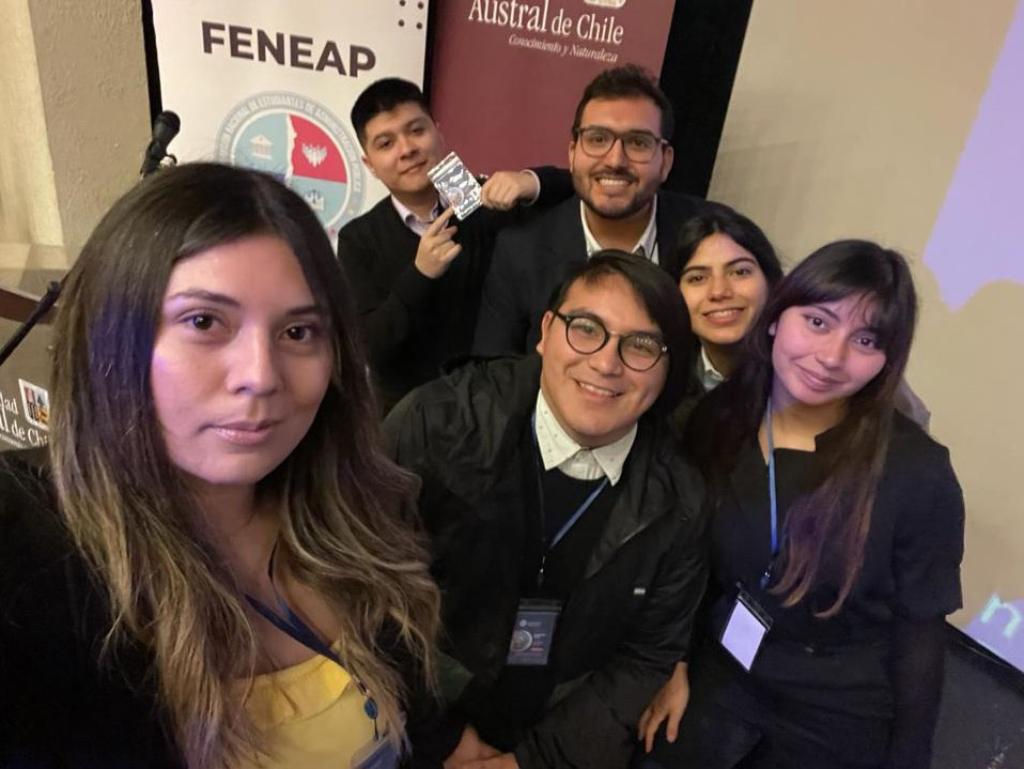 Selfie de la delegación de estudiantes que participó del congreso