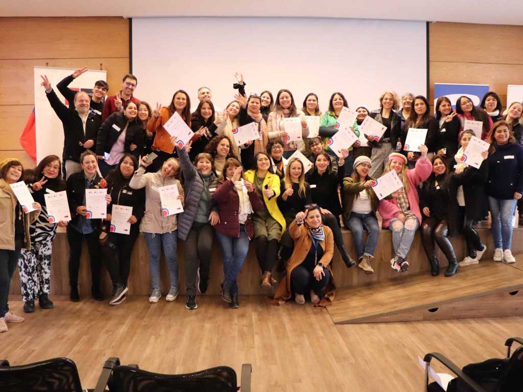 Foto grupal de todas las mujeres certificadas