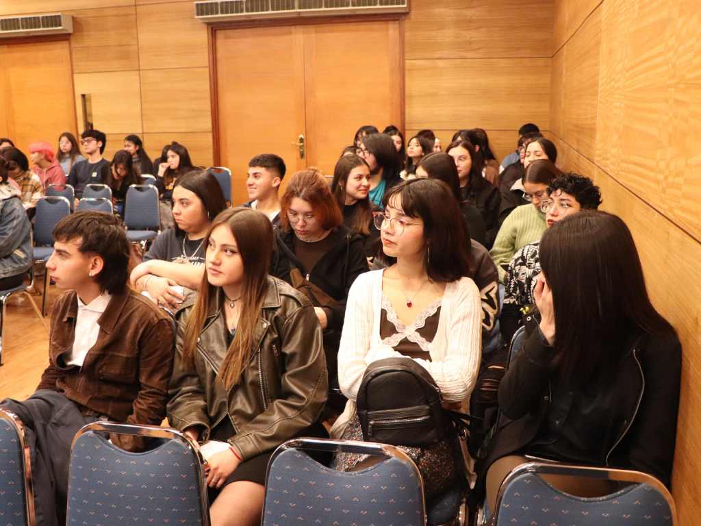 Estudiantes de Psicología durante la charla
