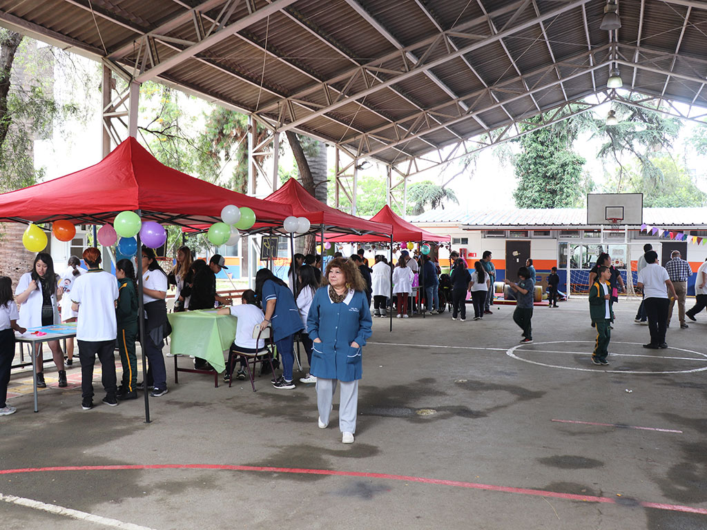 Feria Inglés en Escuela Especial Los Cedros del Líbano