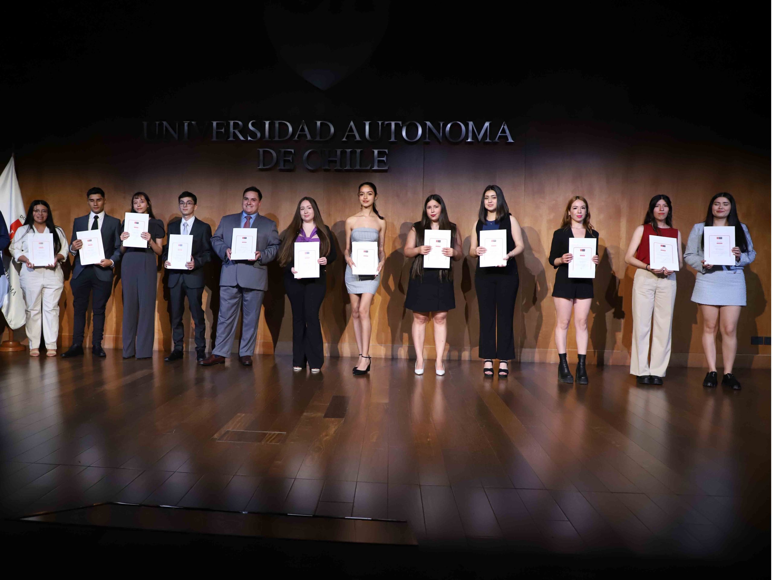 Estudiantes de tercer año de la Carrera de Derecho recibieron su certificado Ius Postulandi