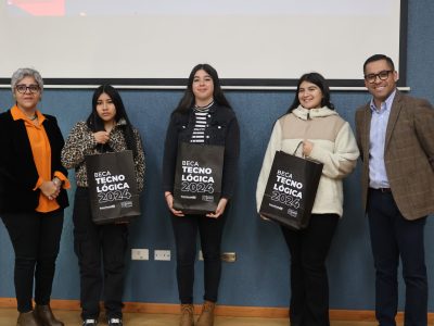 Universidad Autónoma reconoce a estudiantes destacados por excelencia académica con Beca Tecnológica