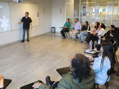 Carrera de Fonoaudiología realizó taller de manejo vocal dirigido a docentes de la Universidad Autónoma