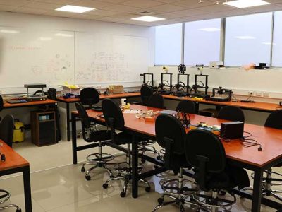 En el marco de la “Semana de la Ingeniería”, facultad inaugura nuevo laboratorio InnovaLabUA para fabricación y prototipado