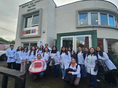 Estudiantes de Odontología de la Autónoma brindan operativo de salud en Centro Diurno Referencial del Adulto Mayor Gülamtun de Temuco