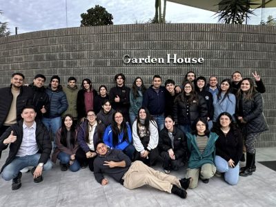 Estudiantes de Química y Farmacia de la Universidad Autónoma de Temuco visitan laboratorios en Santiago