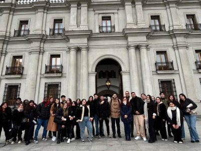 Estudiantes de la Carrera de Ingeniería Comercial realizaron visita al Palacio de la Moneda