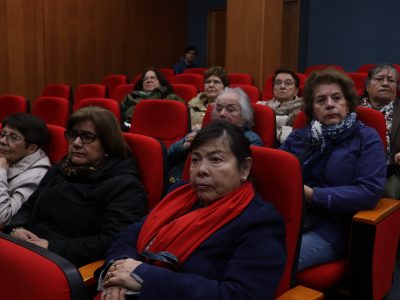 Proyecto VcM: "Charlas sobre manejo y prevención de la incontinencia urinaria orientará a Adultos Mayores en Temuco"