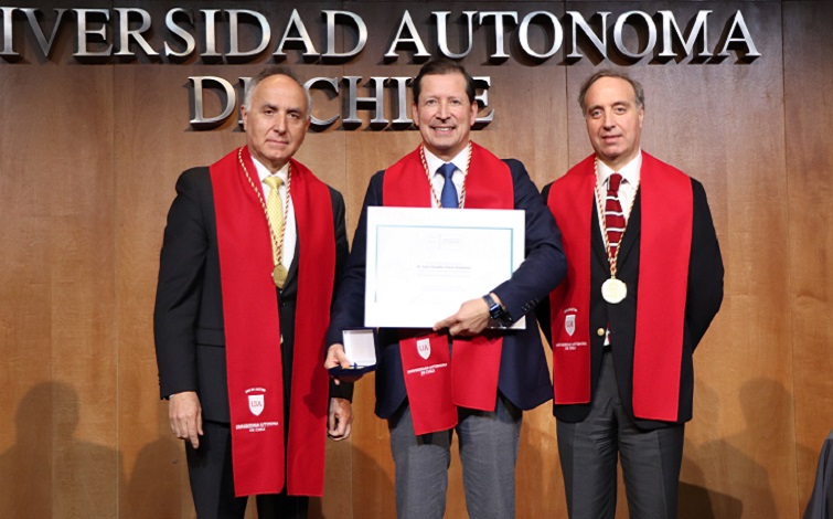Universidad Autónoma de Chile reconoce la Excelencia Académica de sus profesores