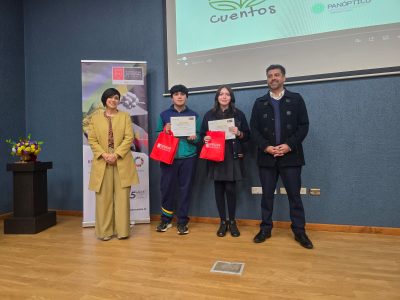 U. Autónoma de Temuco premió a estudiantes ganadores del Concurso de Microcuentos