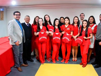 Nuevo grupo de estudiantes de Obstetricia y Puericultura finaliza su práctica internacional en Paraguay