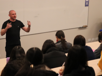 Carrera de Ingeniería Comercial realiza charla con CEO y Founder de Greenwish Cargo 