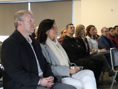 Académicos participan de interesante taller sobre Centro de Recursos para el Aprendizaje e Investigación