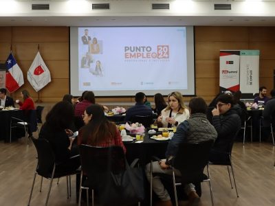 U. Autónoma y Municipalidad de Providencia realizan desayuno con las empresas participantes de Punto Empleo 2024