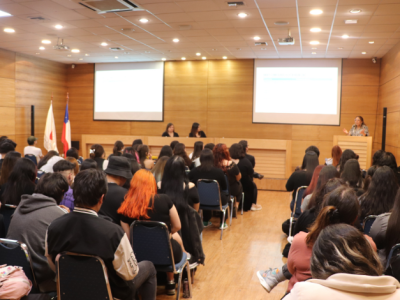 Estudiantes de Psicología exploran el rol del psicólogo jurídico en Chile 