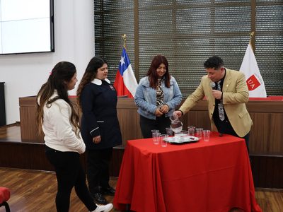 Pedagogía Básica dictó charla "La Importancia de las Preguntas en el Proceso de Enseñanza y Aprendizaje"