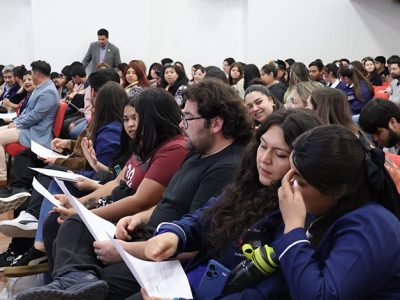 Exitosa charla "Cuando el Signo Igual no da Igual: Caminos para Potenciar el Pensamiento Algebraico en Clases de Matemáticas"