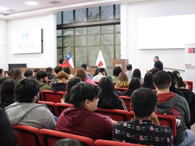 Gran interés generó la charla "Likes y Reels: Una guía para profesores en el aula"