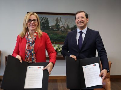 Delegación de la Universitat Oberta de Catalunya firma convenio de colaboración con la Autónoma