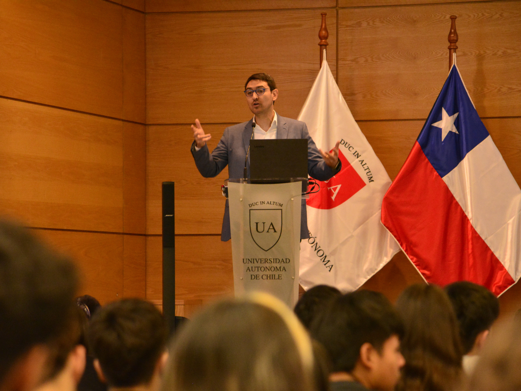 Luis Valenzuela, Director de CEI.