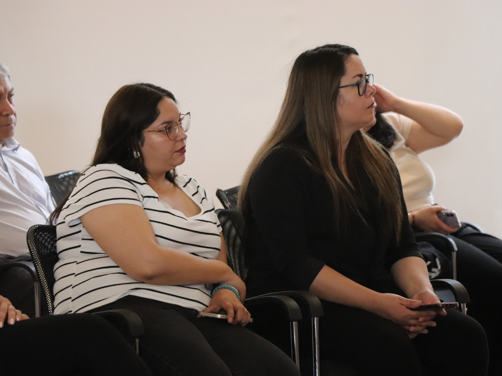 Estudiantes en la charla.