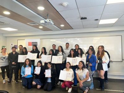 Universidad Autónoma de Chile impulsa inclusión en tecnología con proyecto "Mujeres en Tecnología"