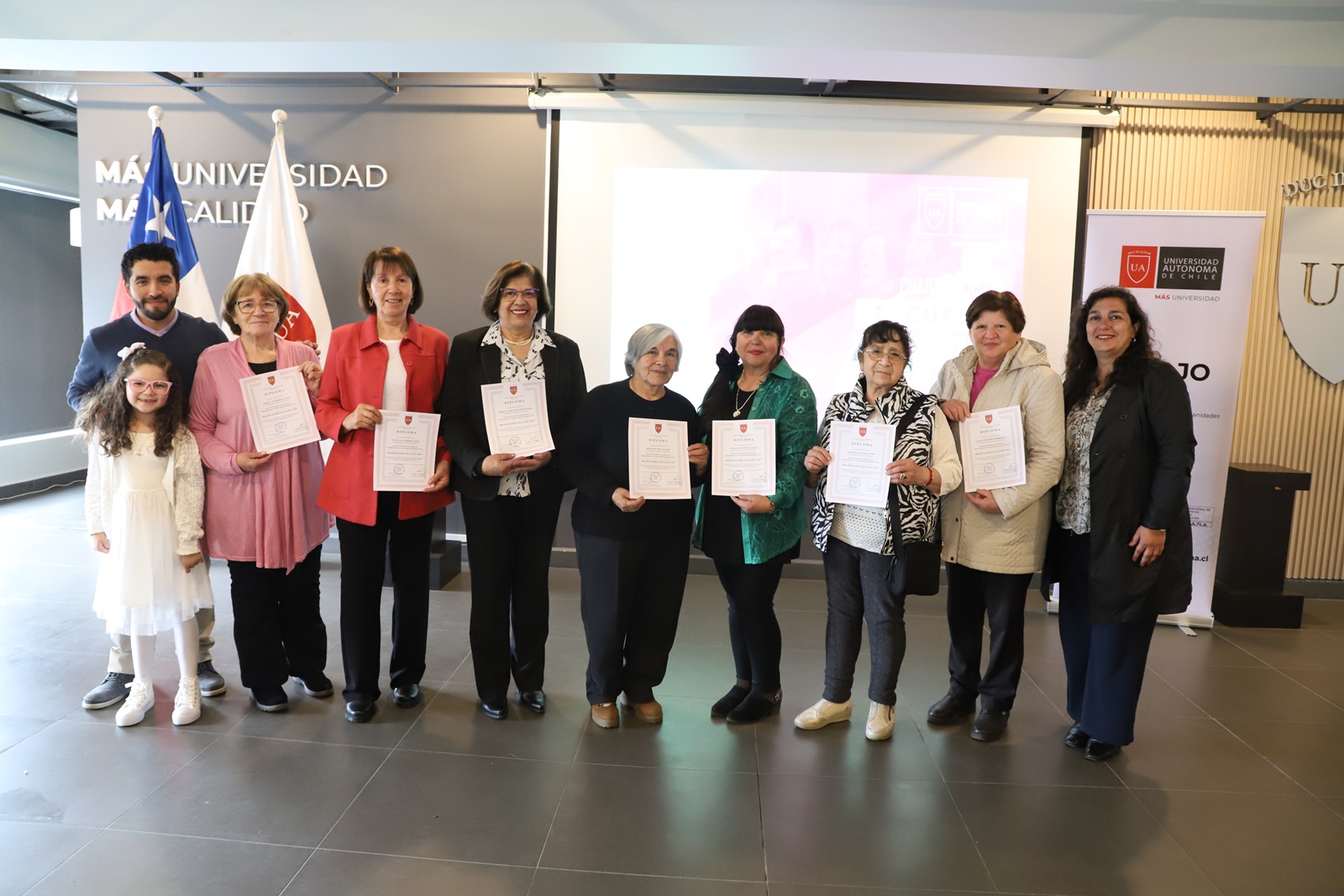 FOTO cierre escuela universitaria 3