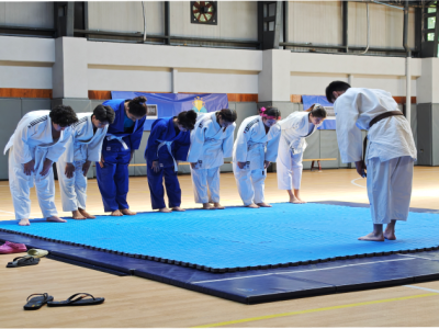 Diez estudiantes se gradúan como cinturones amarillos en judo y se proyecta una selección universitaria para 2026 