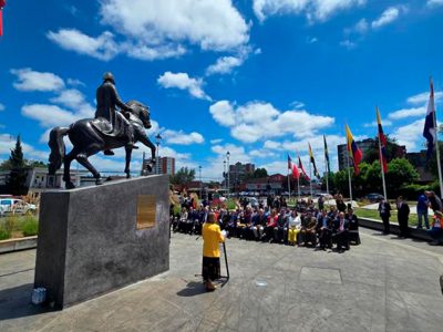 Universidad Autónoma de Chile dona a la comunidad de Temuco monumento en homenaje a José de San Martín