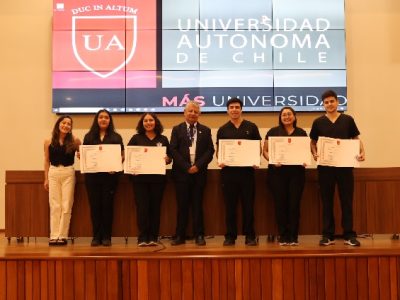 Universidad Autónoma celebra hito del “Medio Médico” con sus futuros profesionales de la salud